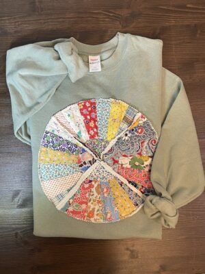 Vintage Quilt Fan Circle Sweatshirt – Stonewash Green (LRG) - 01