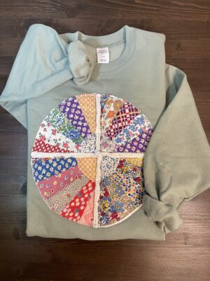 Vintage Quilt Fan Circle Sweatshirt – Stonewash Green (LRG) - 02