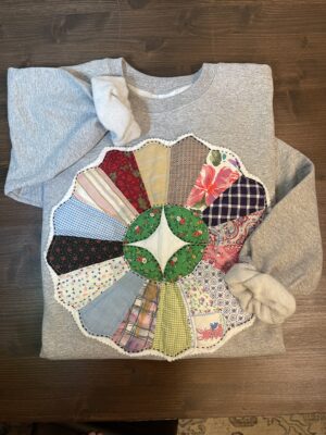 Vintage Quilt Dresden Plate Sweatshirt – Light Gray (LRG) - 04