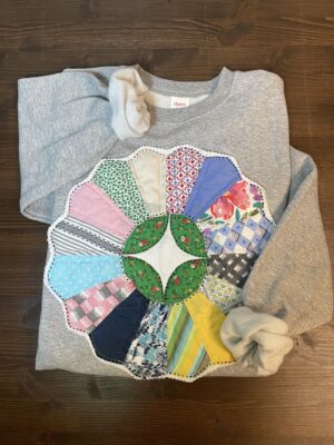 Vintage Quilt Dresden Plate Sweatshirt – Light Gray (LRG) - 05