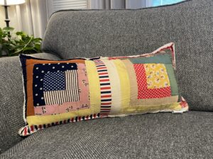Log Cabin Vintage Quilt Lumbar Pillow – 14