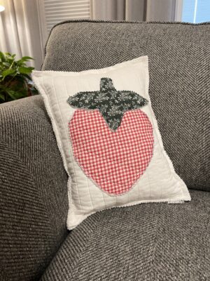 Quilted Strawberry Appliqué Pillow SM – 05